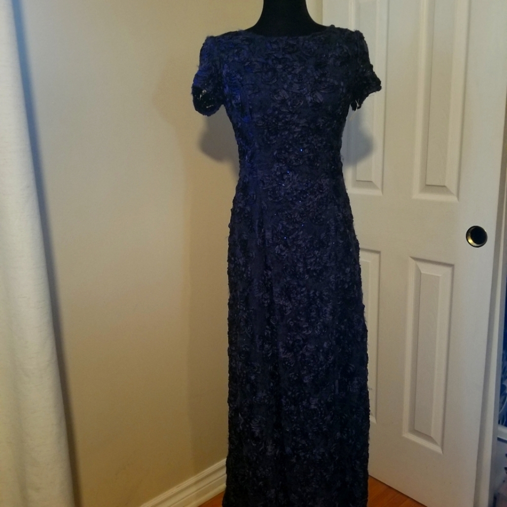 Brand New Alex Evenings Gown size 6